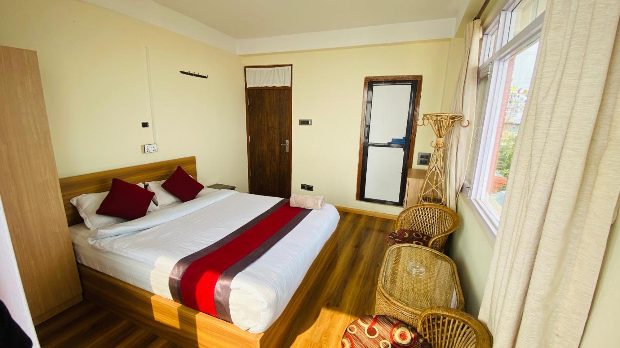 Himalayan Sunrise Hotel Дхуликел Екстериор снимка